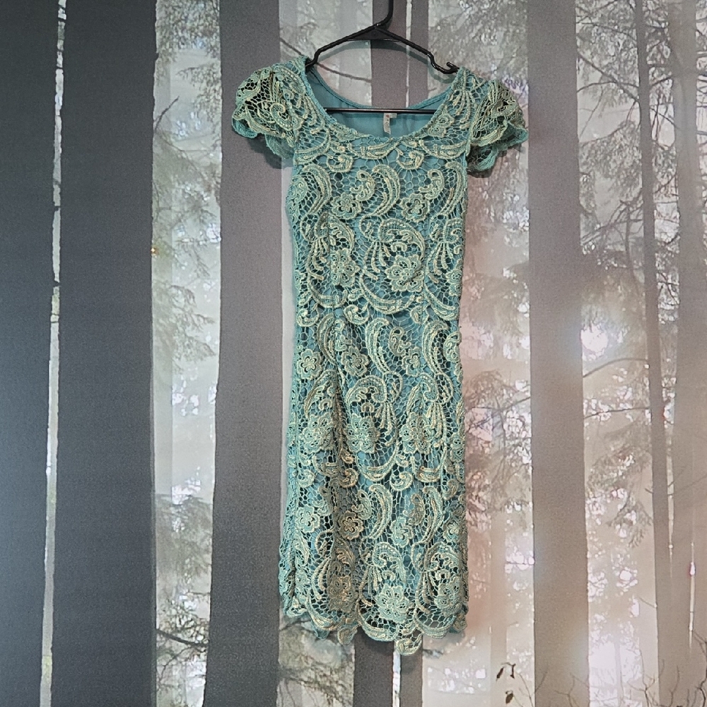 Green Sheath Midi Dress with Flutter Cap Sleeves
